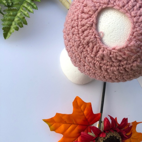 Pink messy bun pony tail hat - Picture 4 of 4